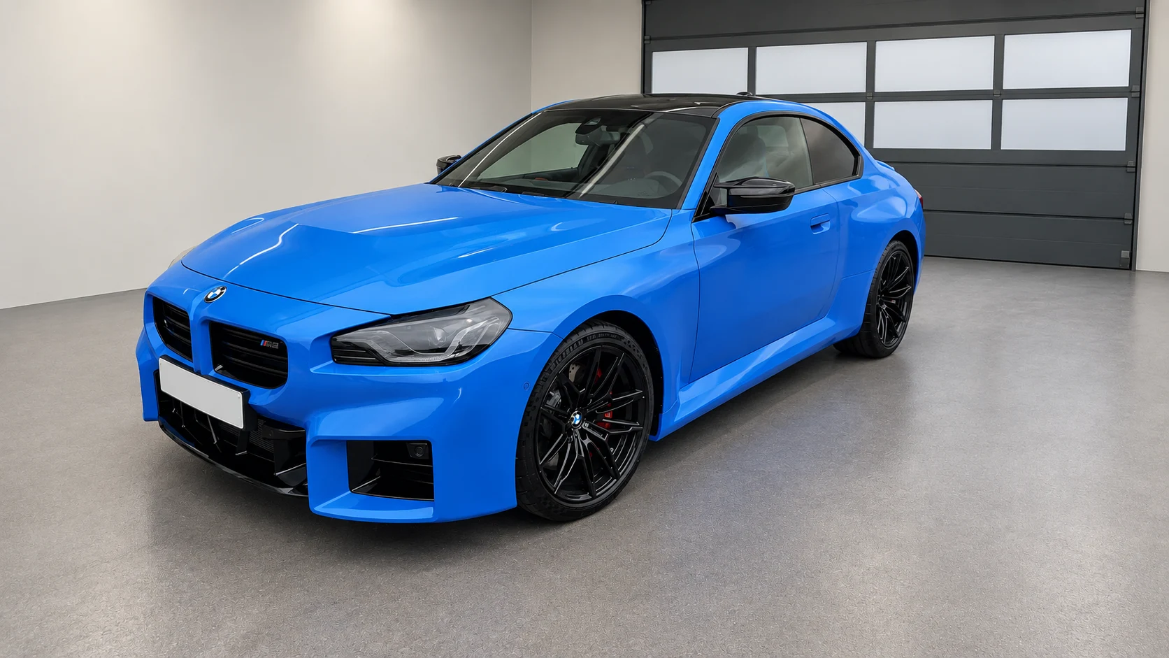 BMW M2 — Mėlynas kėbulas, juodi akcentai
